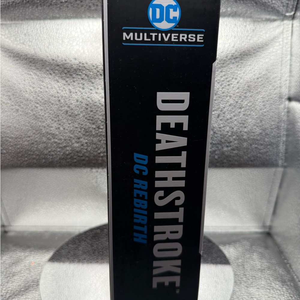 7” Deathstroke Action Figure with Sword, Card, and Stand by McFarlane Toys - Picture 8 of 8